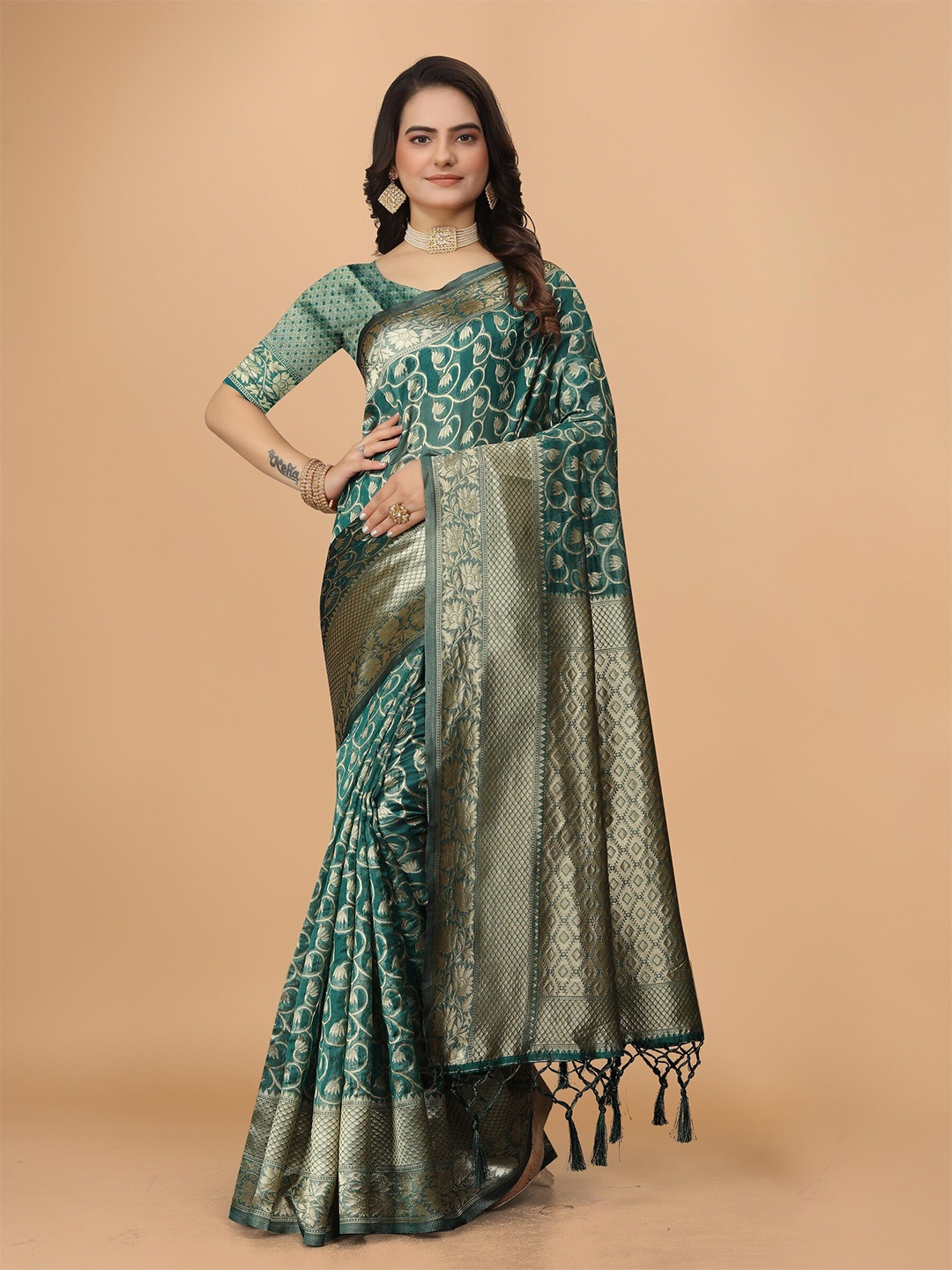 

DRIZOMIZ Floral Woven Design Zari Organza Saree, Green