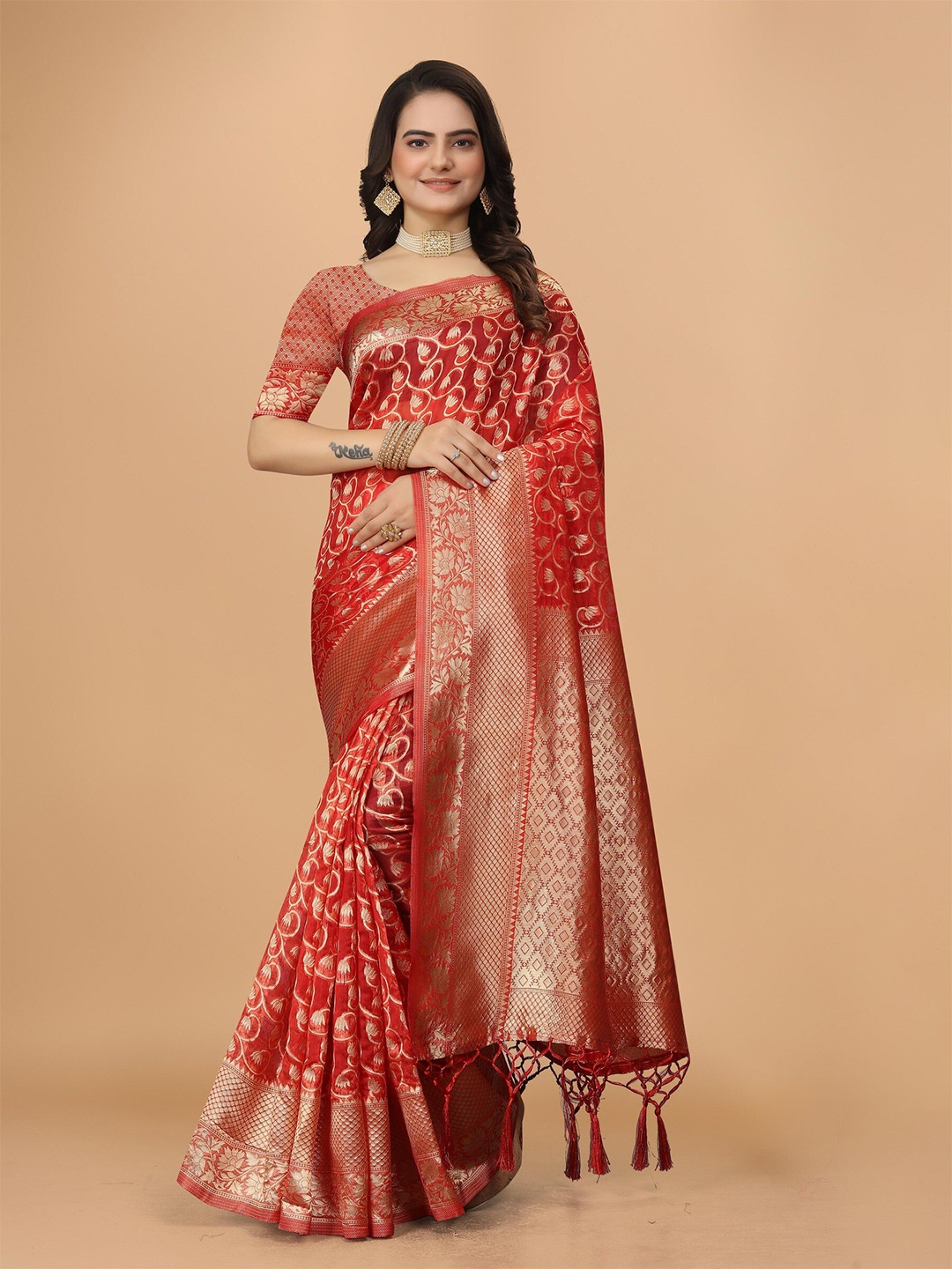 

DRIZOMIZ Ethnic Motifs Woven Design Zari Organza Saree, Red
