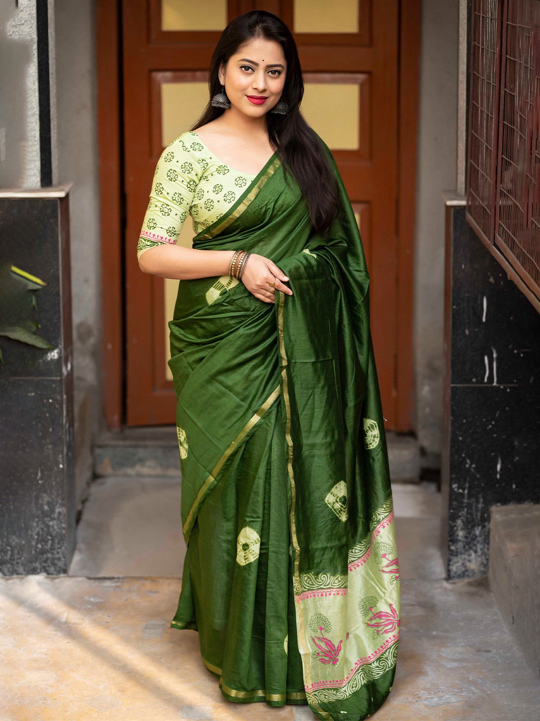 

Mitera Tie and Dye Zari Block Print Saree, Green