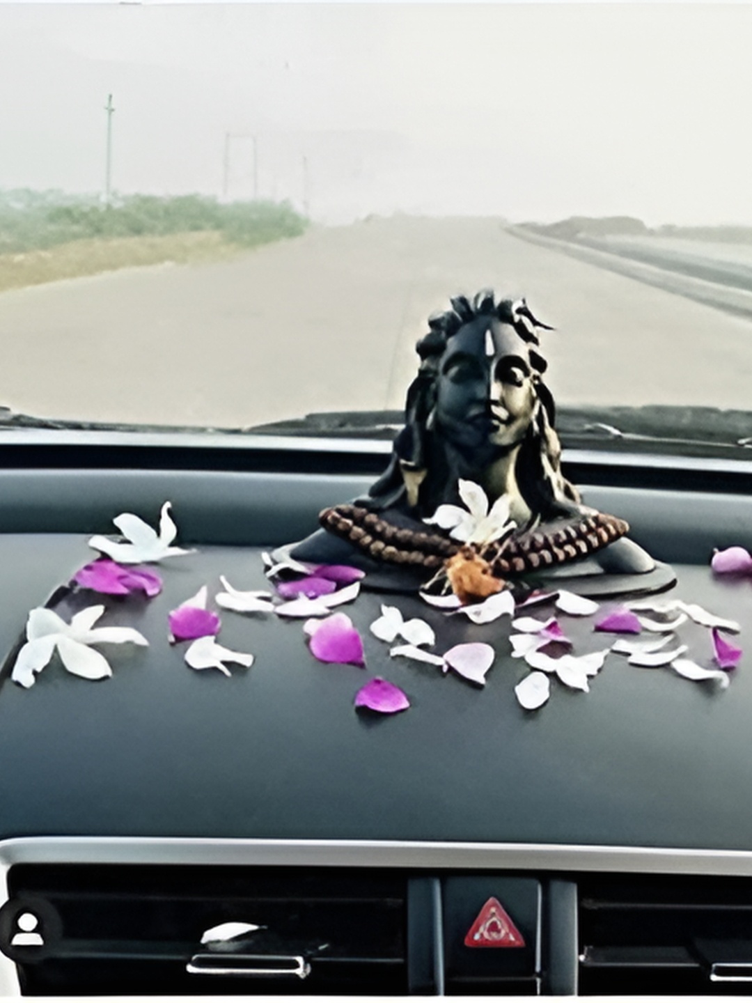 

Navyaksh Black Religious Idol Showpiece