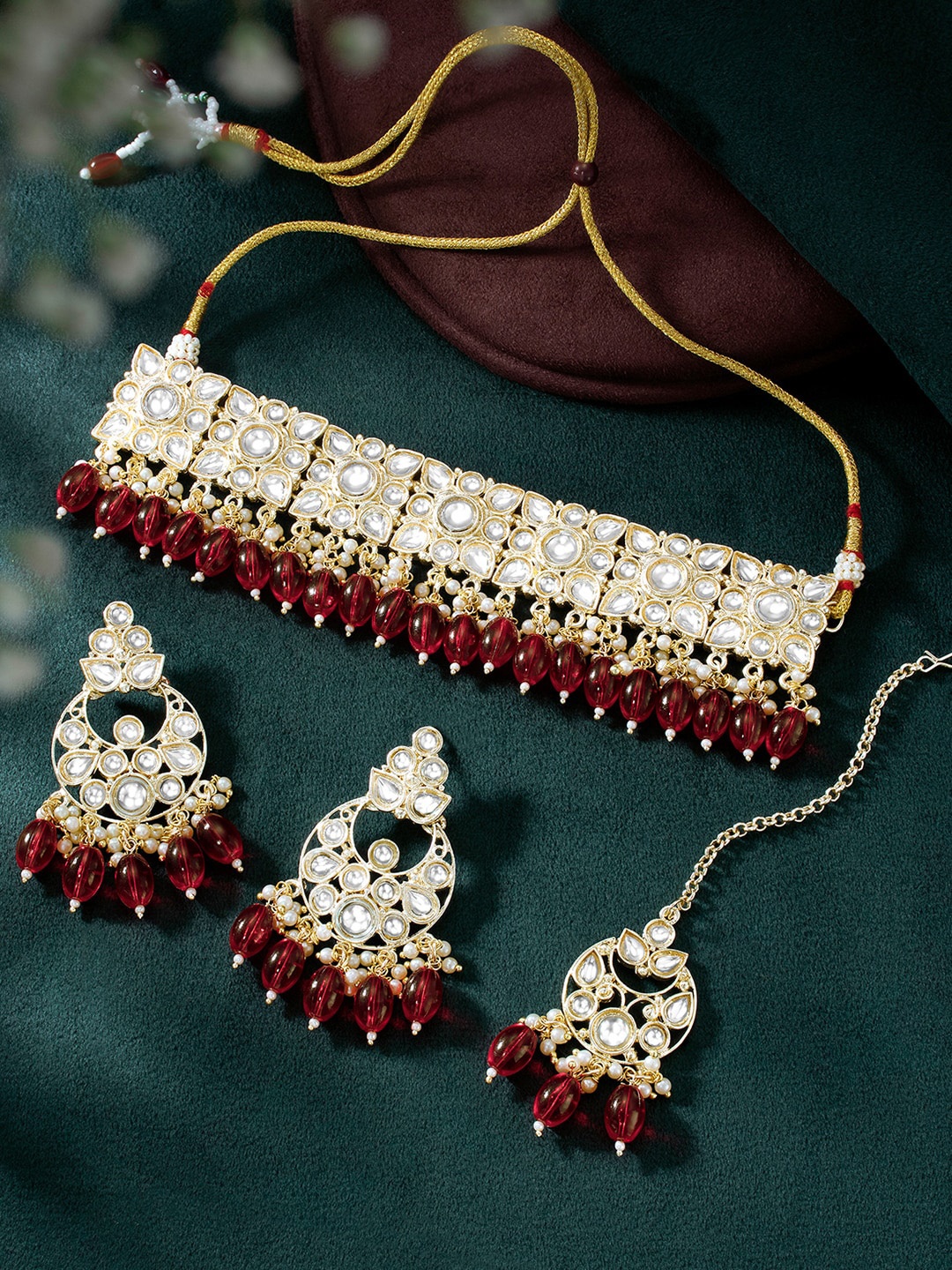 

Peora Gold Plated Kundan & Pearl Studded Jewellary Set