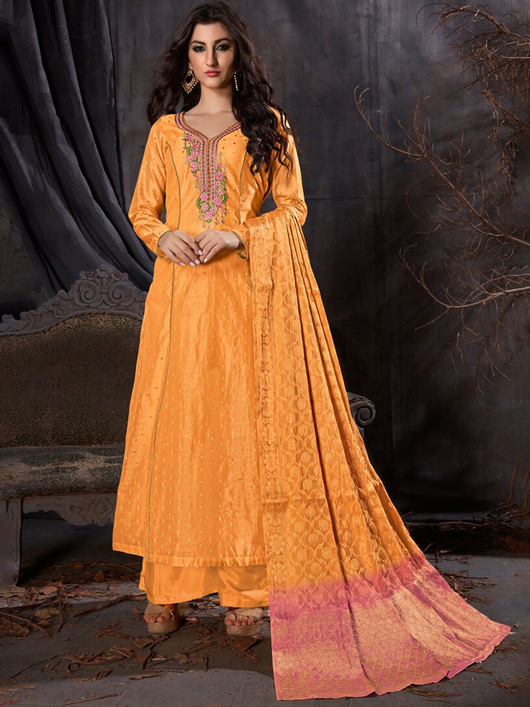 

Chandbaali Floral Embroidered Semi-Stitched Dress Material, Yellow