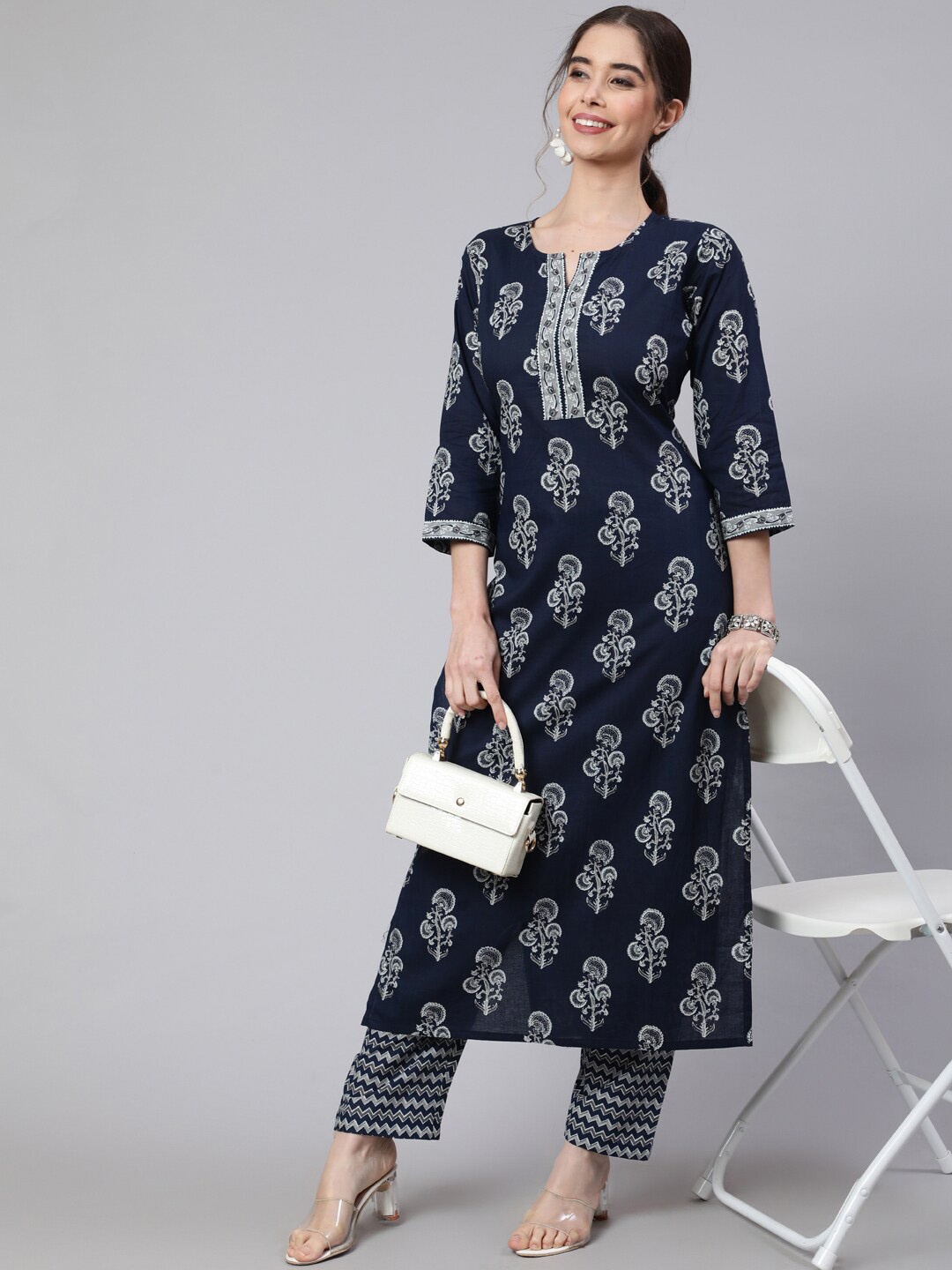 

Nayo Floral Printed Pure Cotton Straight Kurta With Trousers, Navy blue