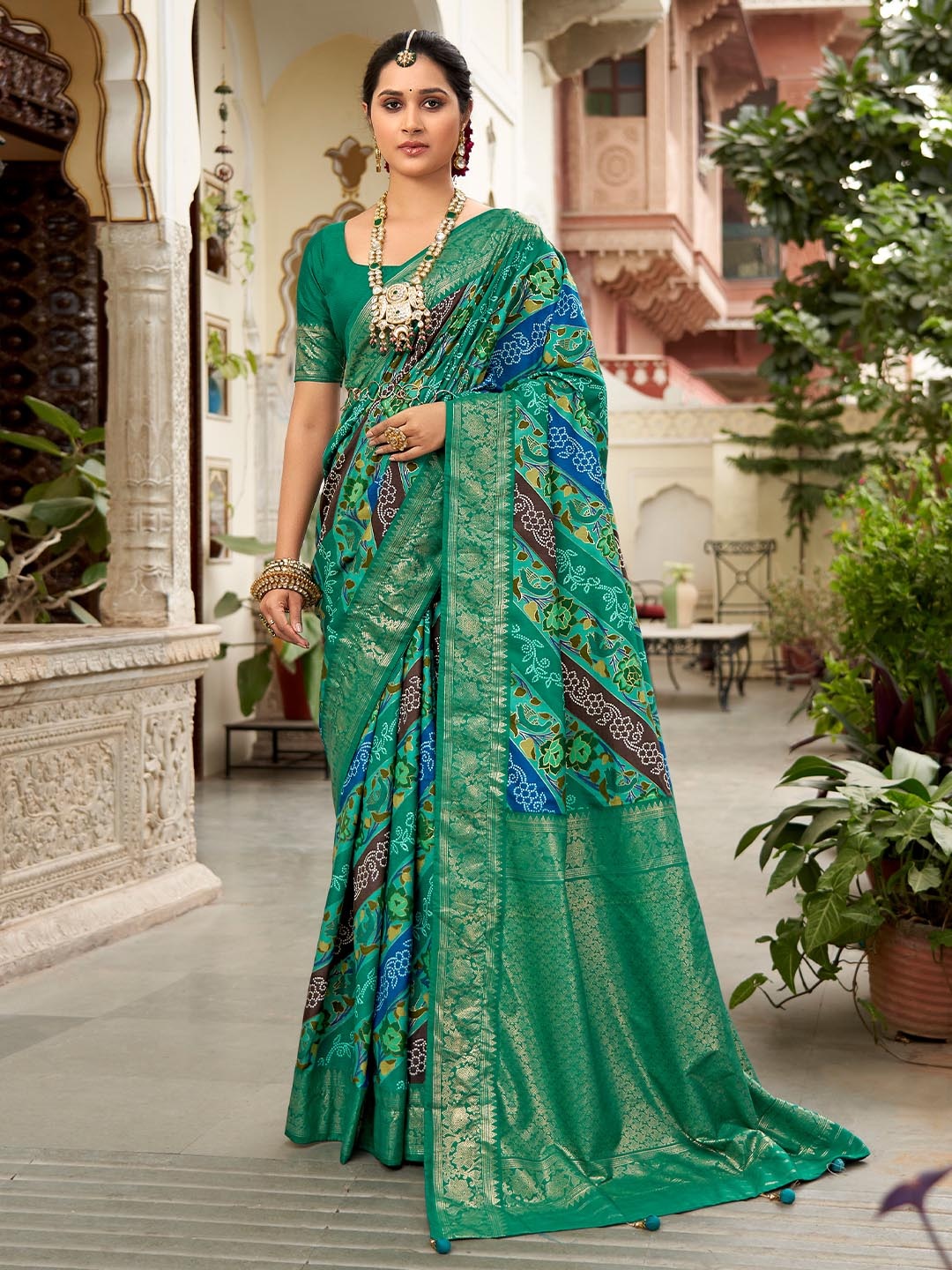 

TIRA Floral Zari Saree, Teal