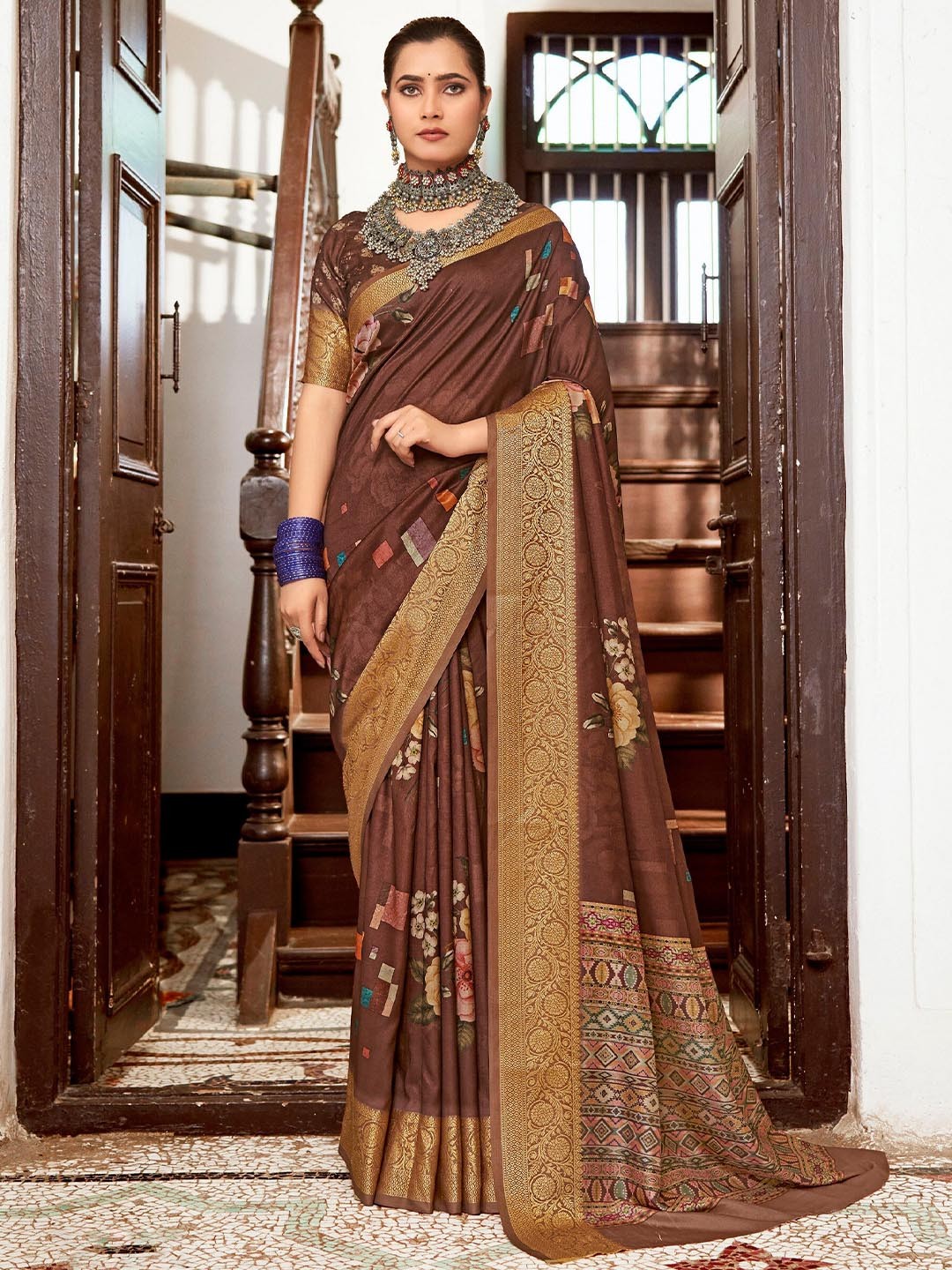 

TIRA Floral Zari Saree, Brown