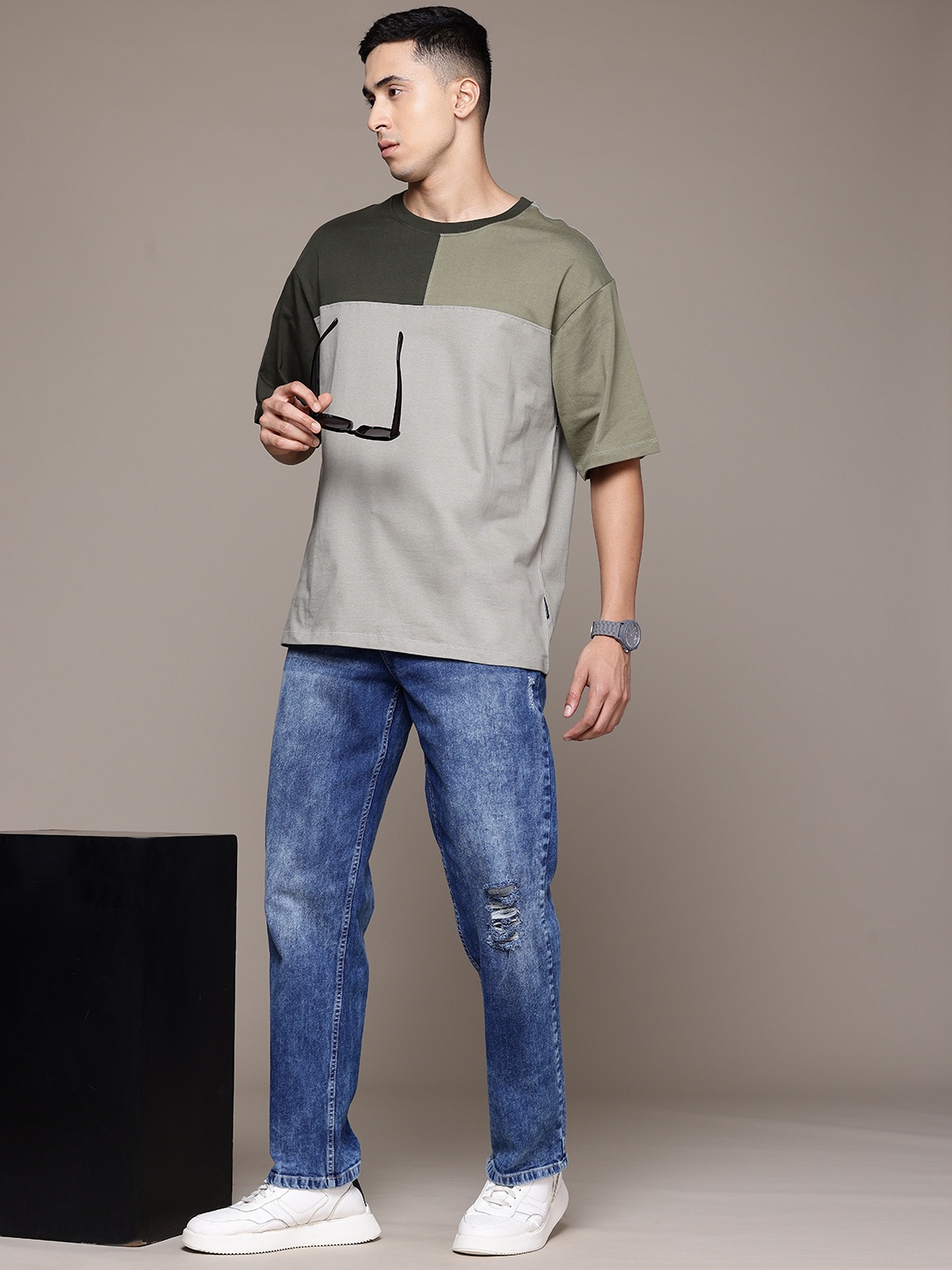 

The Roadster Lifestyle Co. Colourblocked Drop-Shoulder Sleeves Pure Cotton T-shirt, Olive