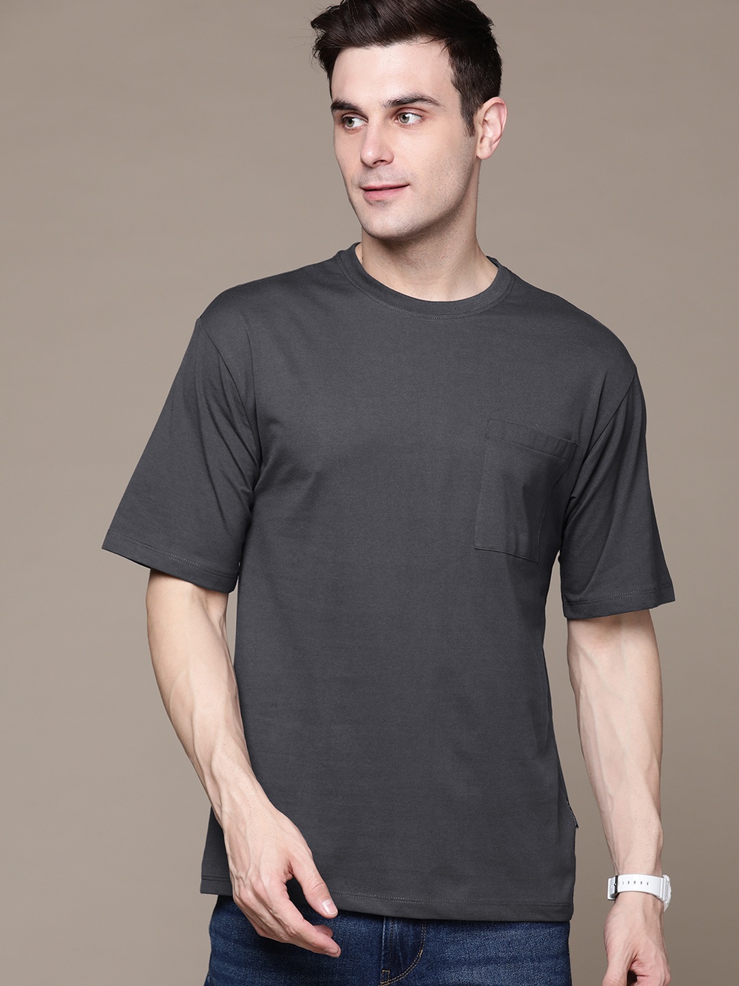 

The Roadster Lifestyle Co. Relaxed Fit Pocket T-shirt, Charcoal