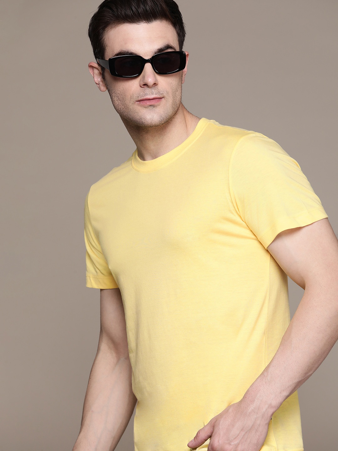

The Roadster Lifestyle Co. Round Neck T-shirt, Yellow