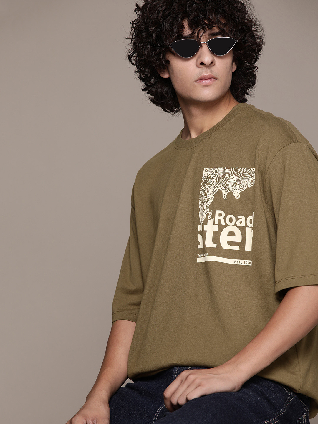 

The Roadster Lifestyle Co. Printed Drop-Shoulder Sleeves Oversized T-shirt, Olive