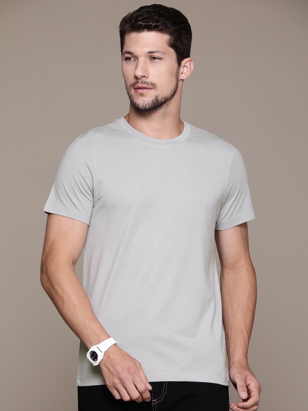 

The Roadster Lifestyle Co. Round Neck T-shirt, Grey