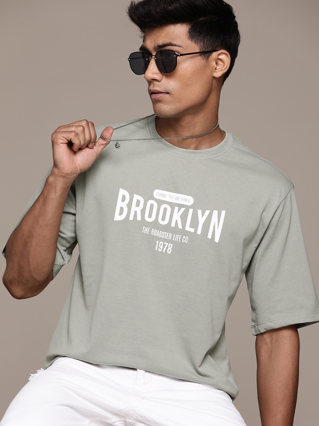 

The Roadster Lifestyle Co. Printed Drop-Shoulder Sleeves Oversized T-shirt, Grey