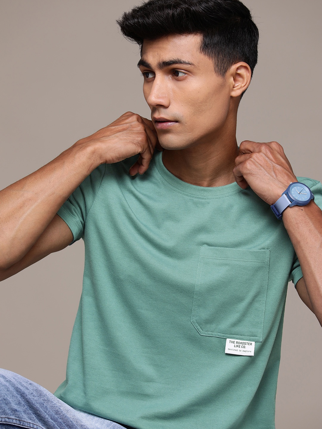 

The Roadster Lifestyle Co. Men Patch Pocket T-shirt, Green