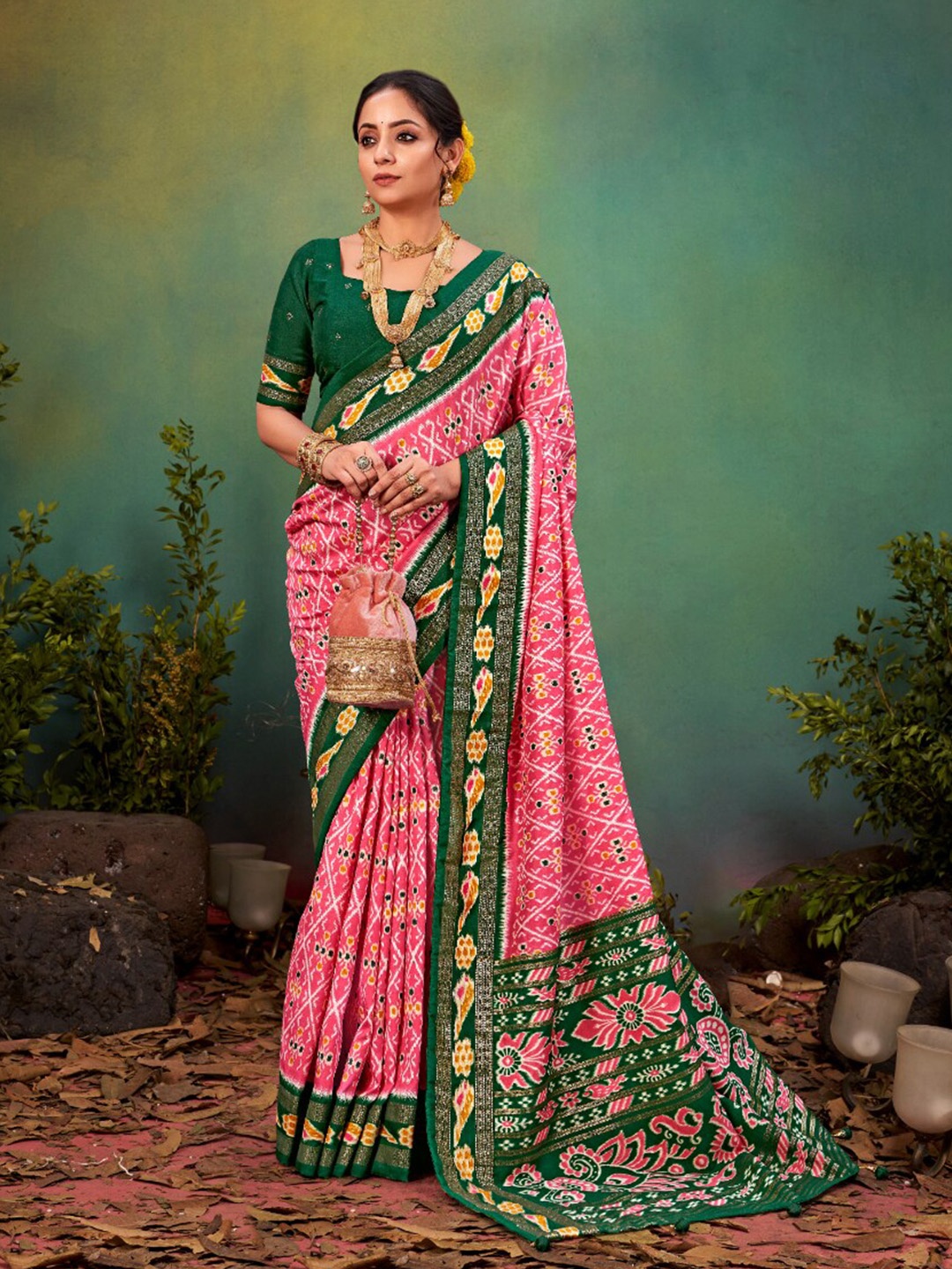 

Mitera Geometric Printed Zari Ikat Saree, Pink