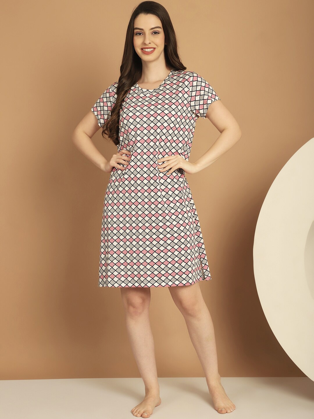 

Kanvin Pink Geometric Printed Pure Cotton Nightdress