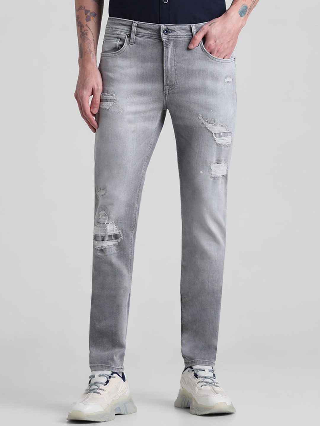

Jack & Jones Men Ben Skinny Fit Low-Rise Mildly Distressed Light Fade Stretchable Jeans, Grey