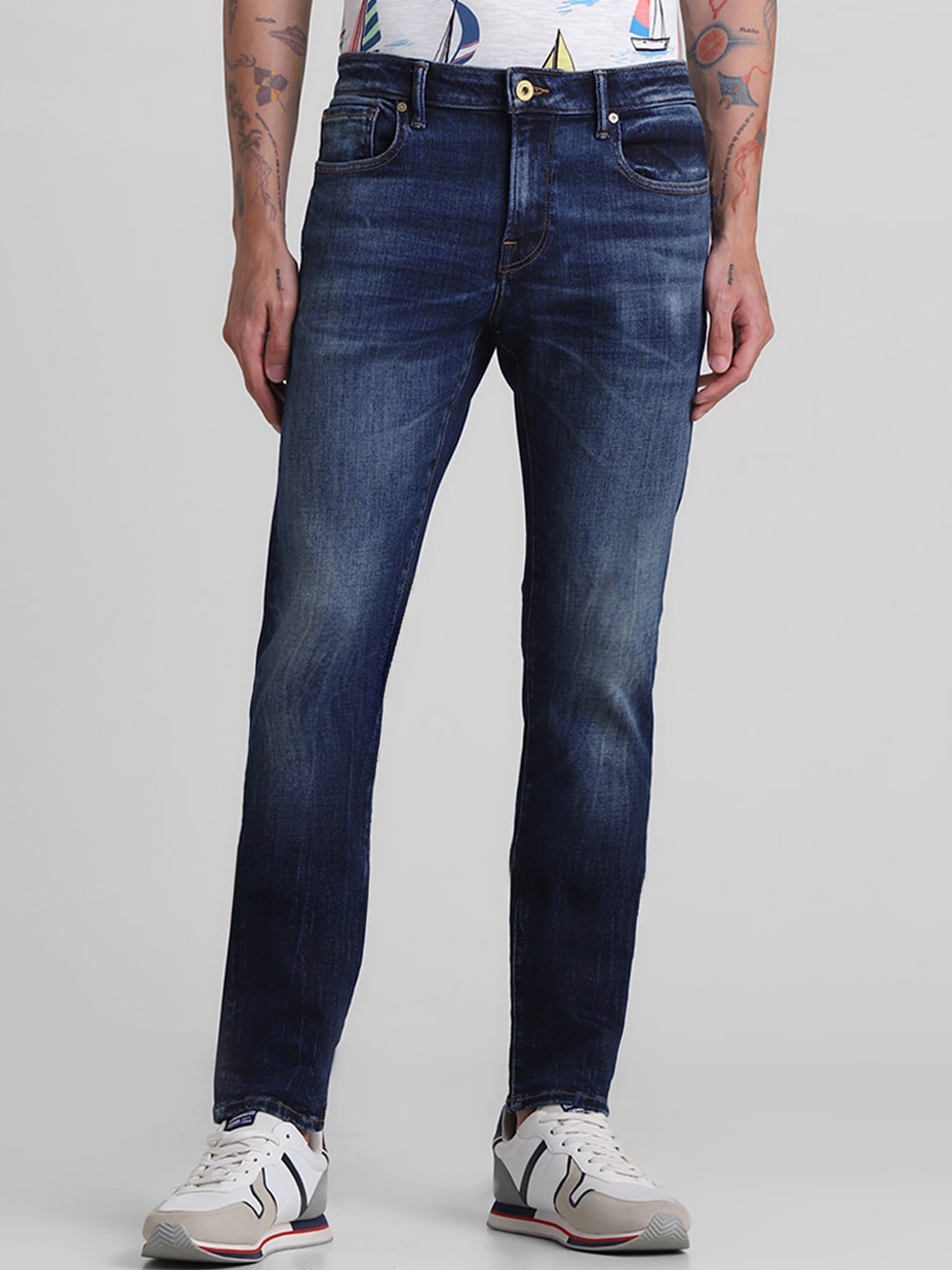 

Jack & Jones Men Slim Fit Low-Rise Light Fade Stretchable Jeans, Blue