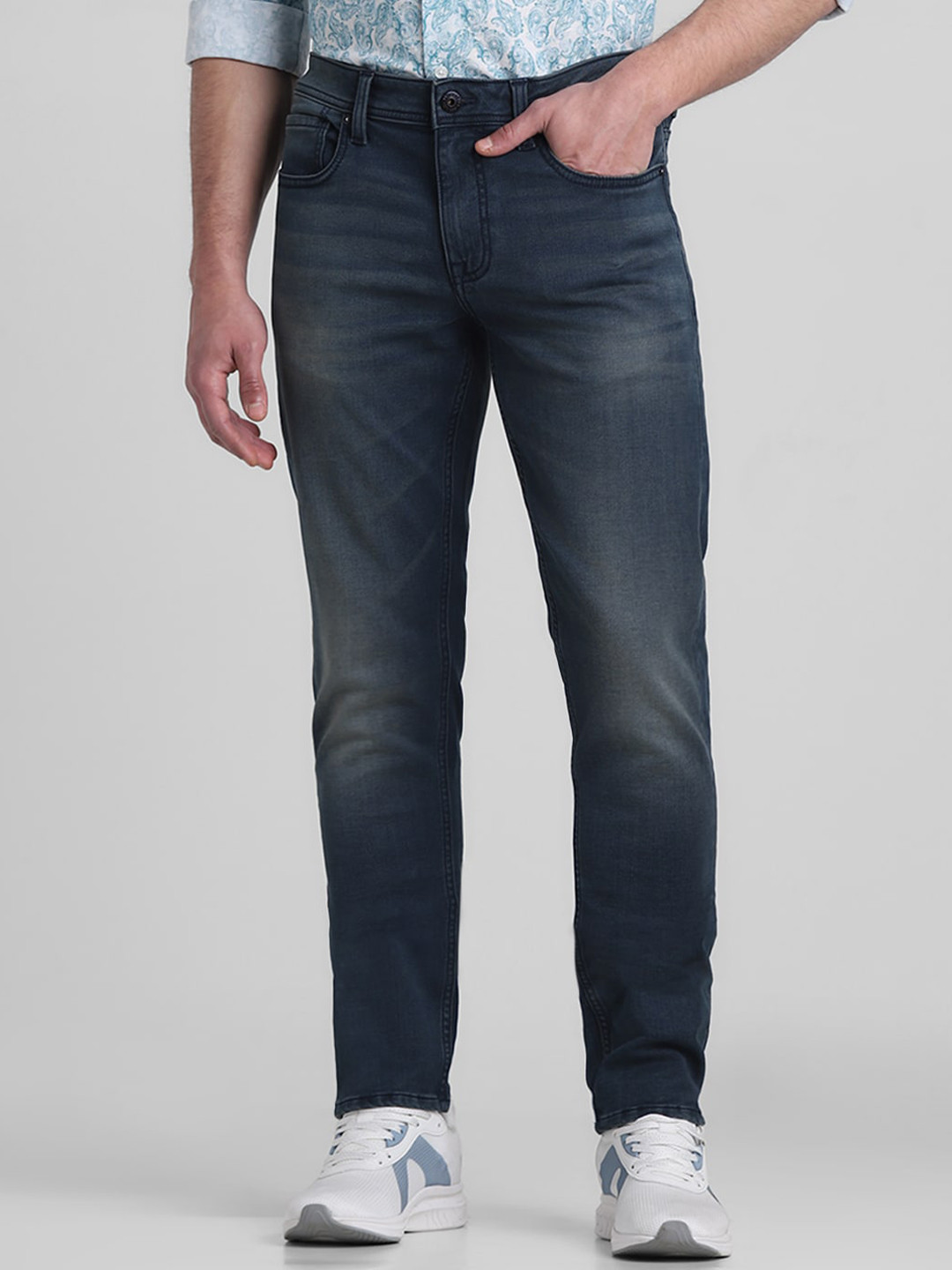 

Jack & Jones Men Slim Fit Low-Rise Light Fade Stretchable Jeans, Blue