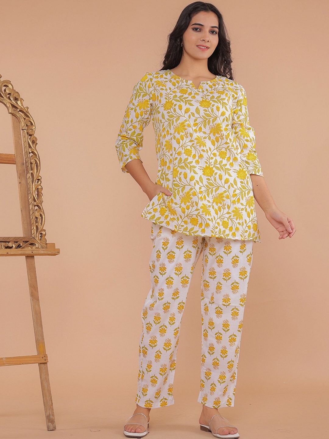 

R RANAK CREATION Floral Printed Pure Cotton Night suit, Yellow