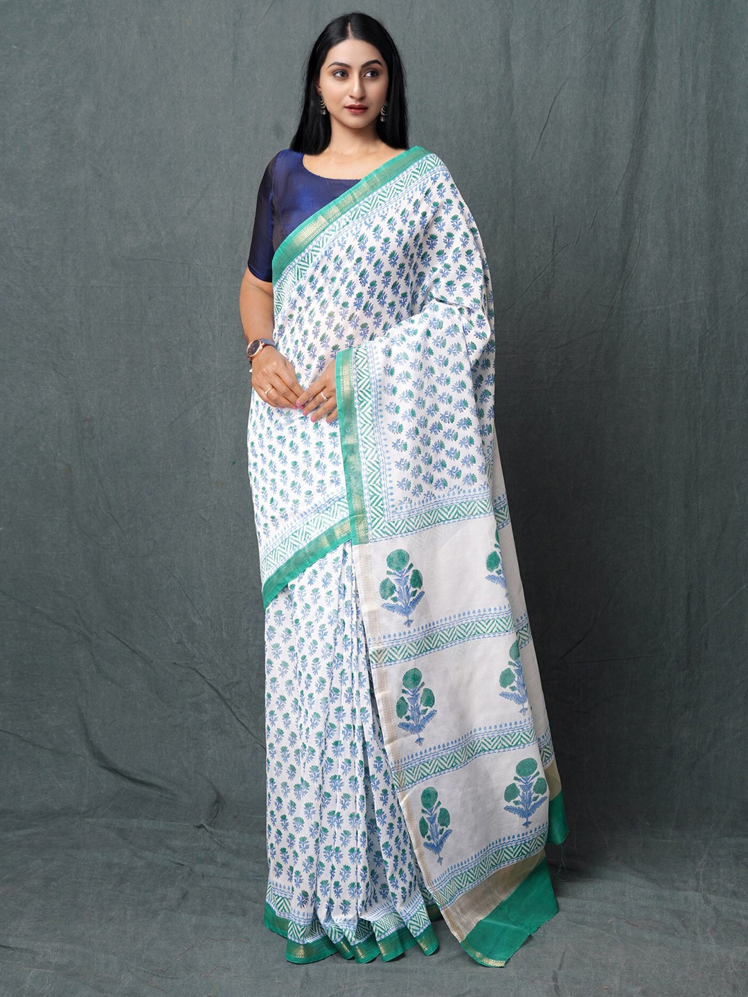 

Unnati Silks Floral Block Printed Silk Cotton Zari Handloom Chanderi Saree, White
