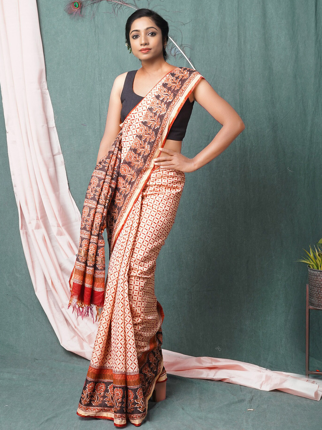 

Unnati Silks Ethnic Motifs Bagru Printed Silk Cotton Chanderi Saree, Beige