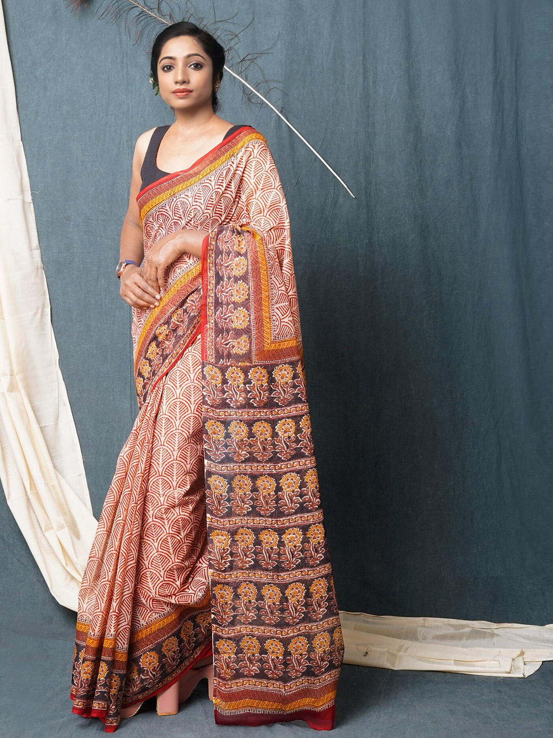 

Unnati Silks Floral Bagru Prtinted Silk Cotton Handloom Kota Saree, Cream