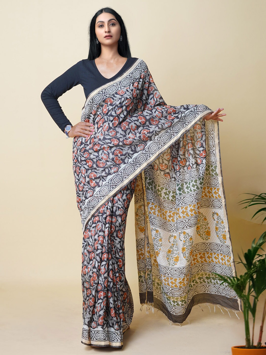 

Unnati Silks Floral Bagru Printed Silk Cotton Zari Handloom Chanderi Saree, Black