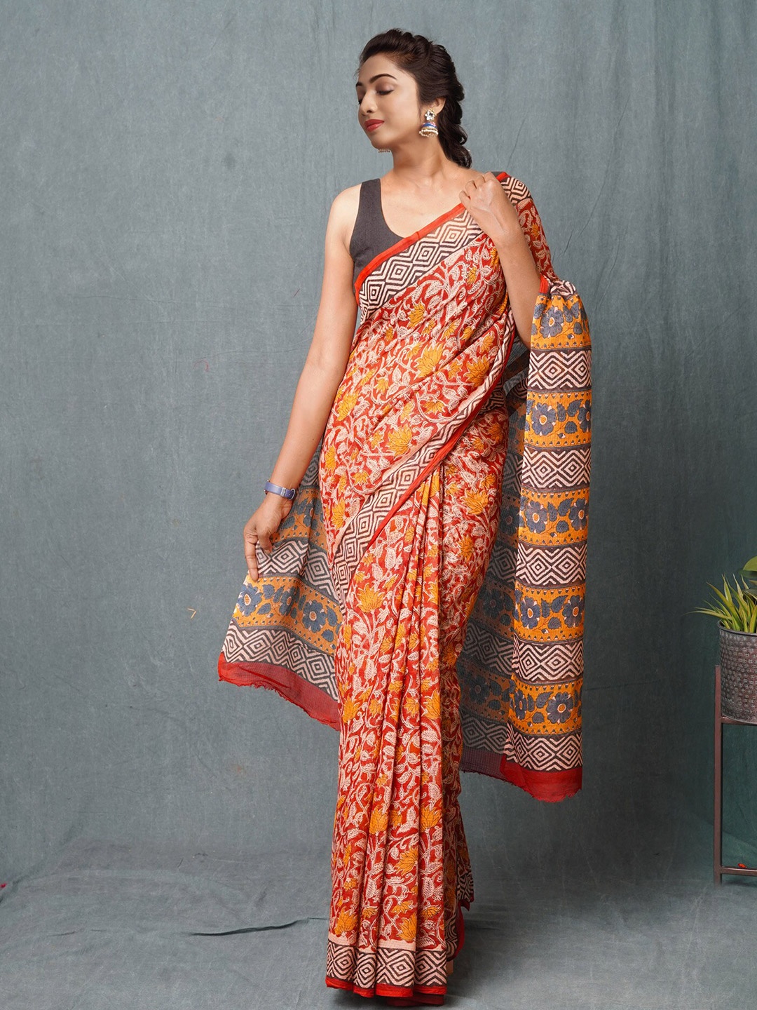 

Unnati Silks Floral Printed Silk Cotton Kota Saree, Red