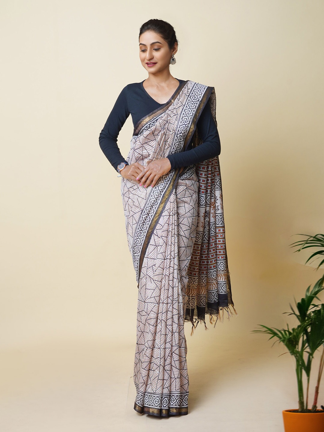 

Unnati Silks Bagru Printed Silk Cotton Handloom Chanderi Saree, Cream