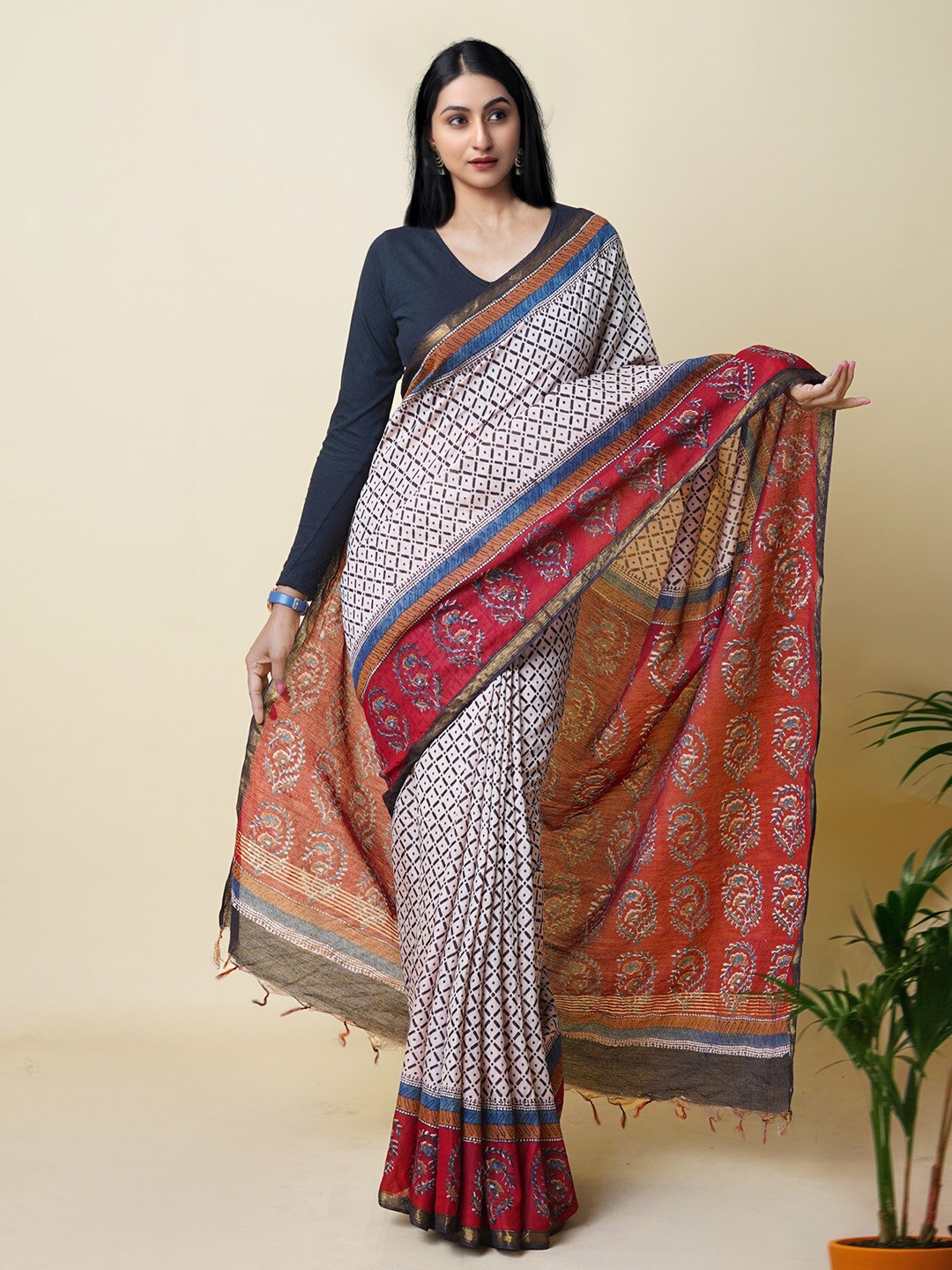 

Unnati Silks Bagru Printed Silk Cotton Handloom Chanderi Saree, Cream