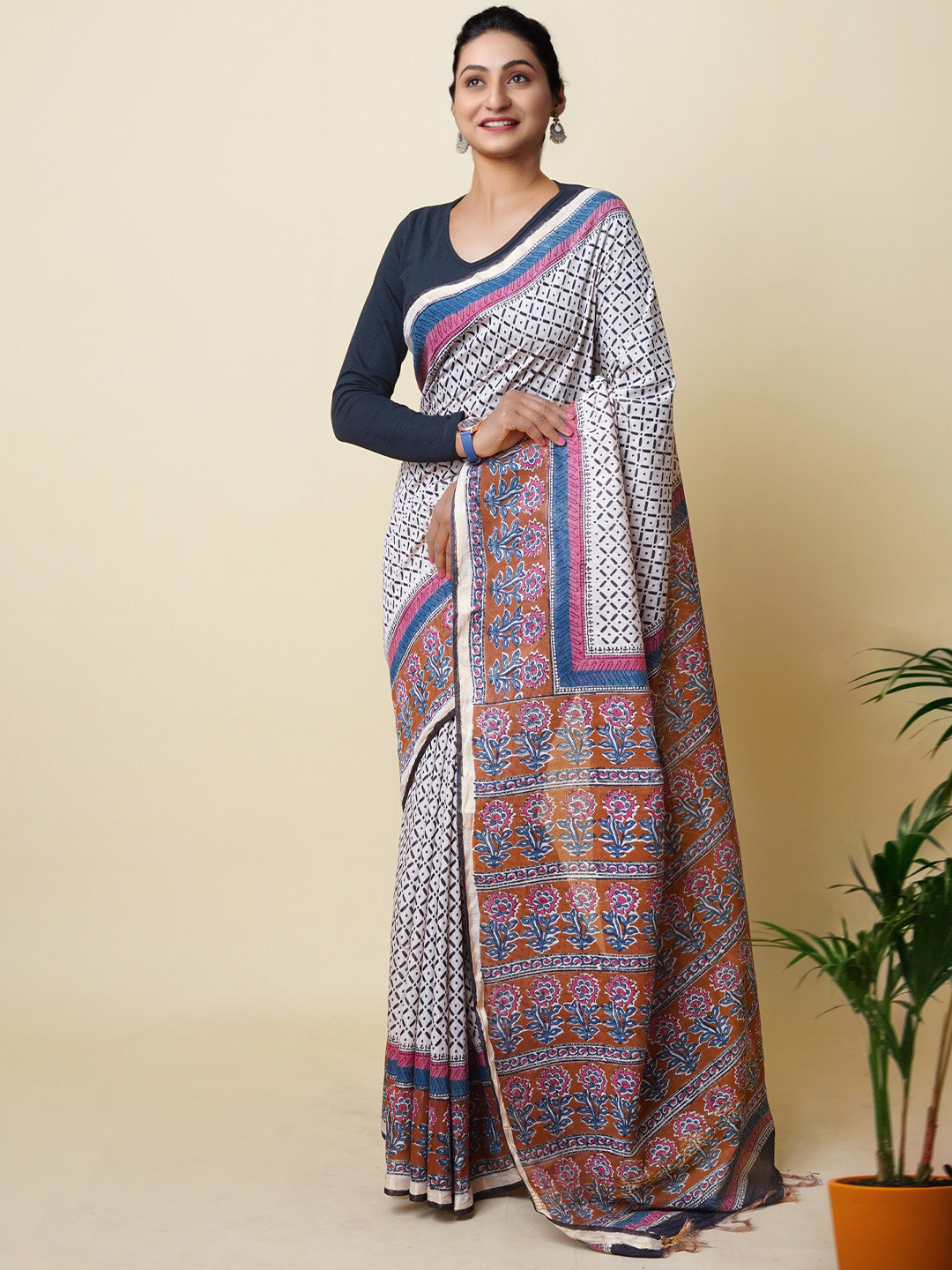 

Unnati Silks Bagru Printed Silk Cotton Handloom Chanderi Saree, Cream