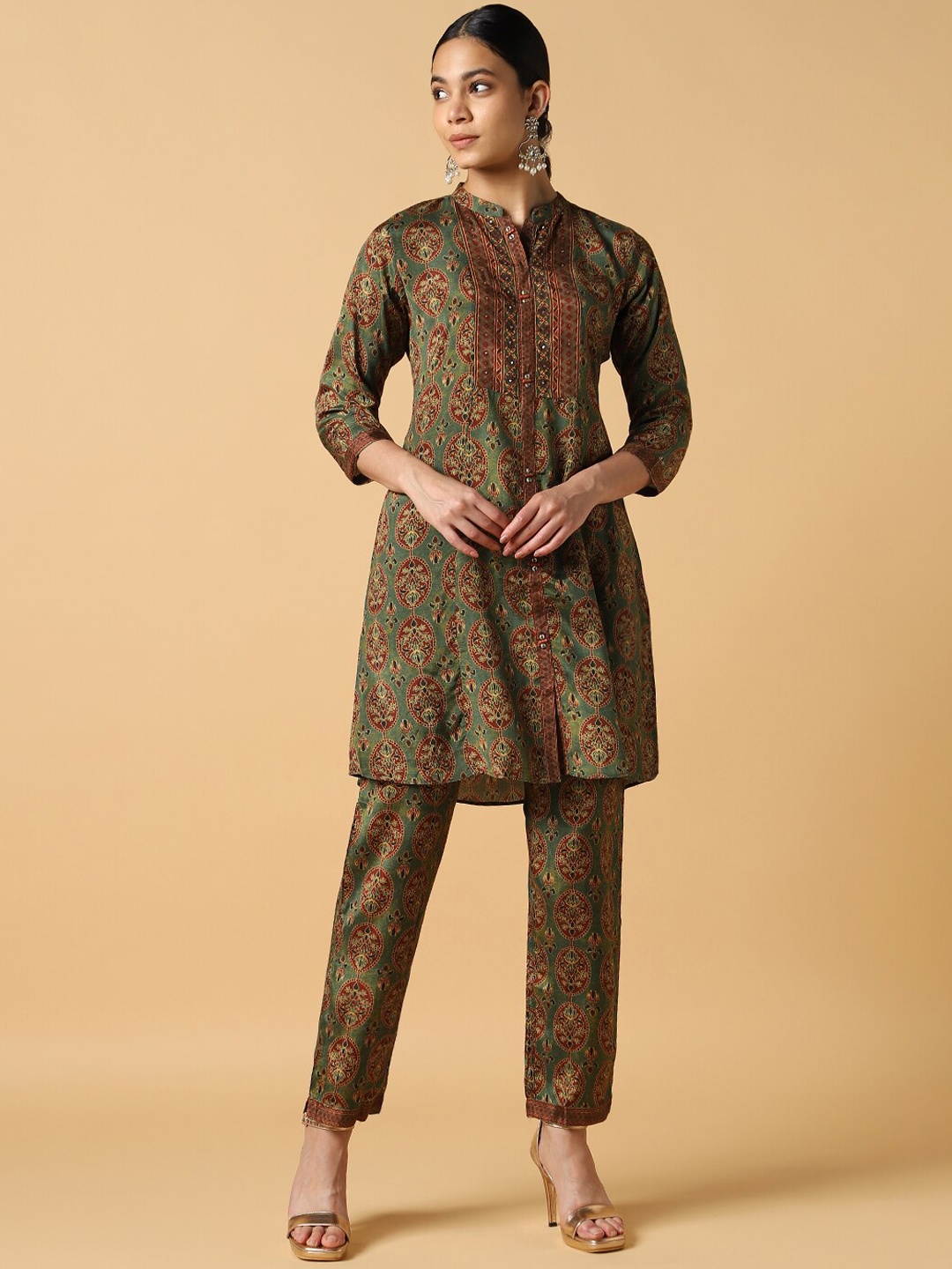 

House Of Dharaa Ethnic Motifs Printed Regular Silk Crepe Straight Kurta with Trousers, Olive