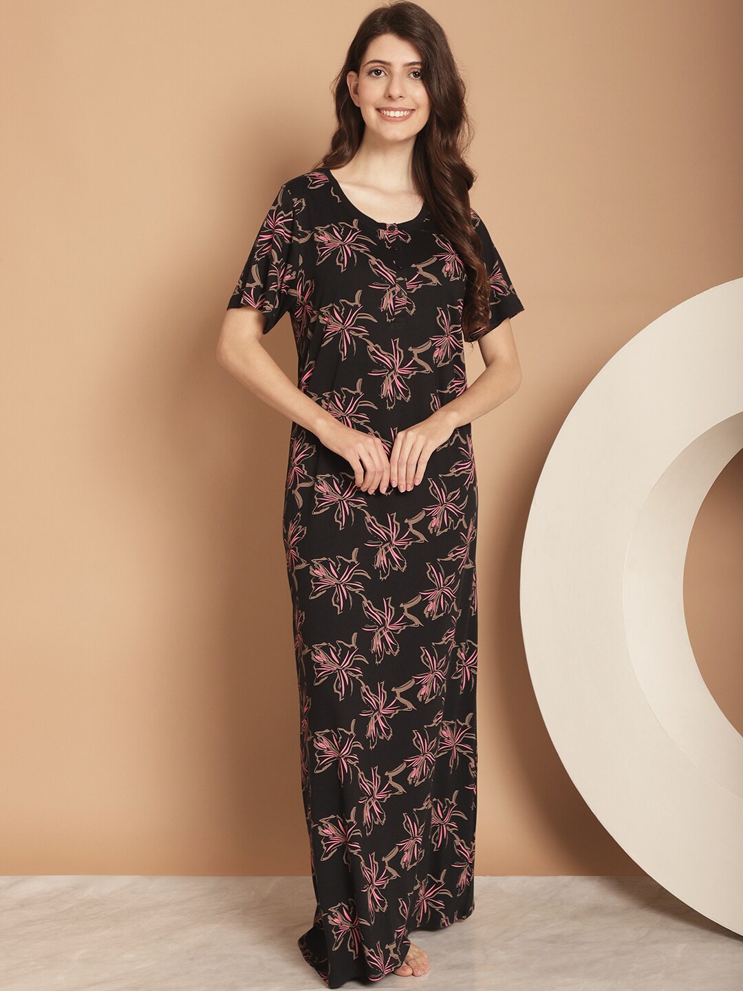 

Kanvin Floral Printed Maxi Nightdress, Black