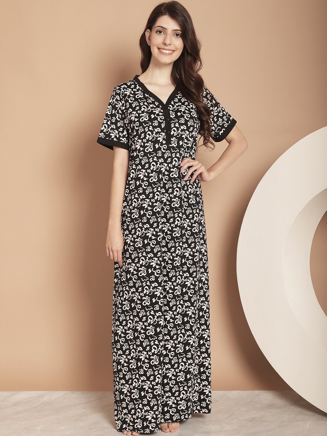 

Kanvin Black Floral Printed Maxi Nightdress