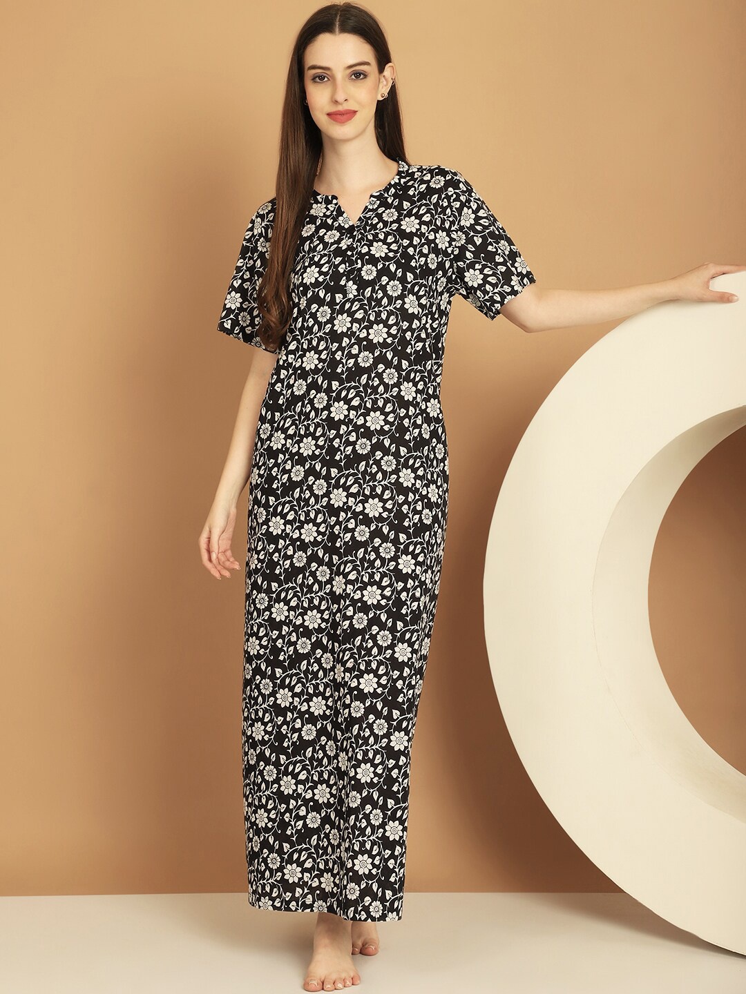 

Kanvin Black Floral Printed Mandarin Collar Pure Cotton Maxi Nightdress