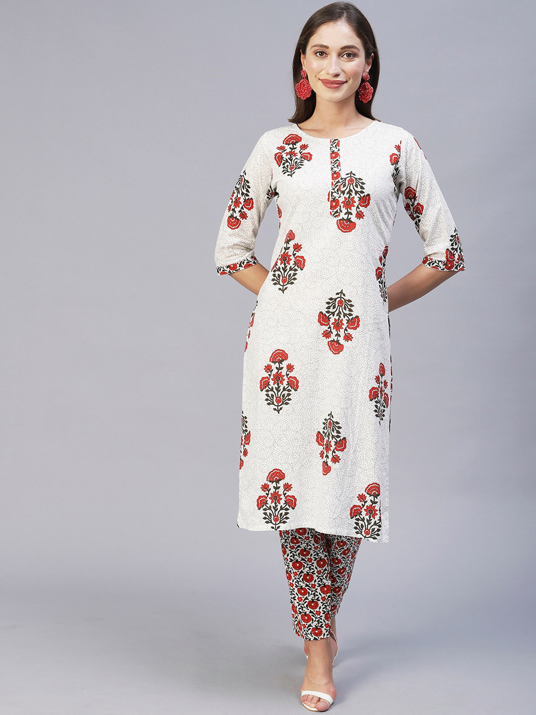 

DIVASTRI Floral Printed Pure Cotton Kurta With Trousers, White