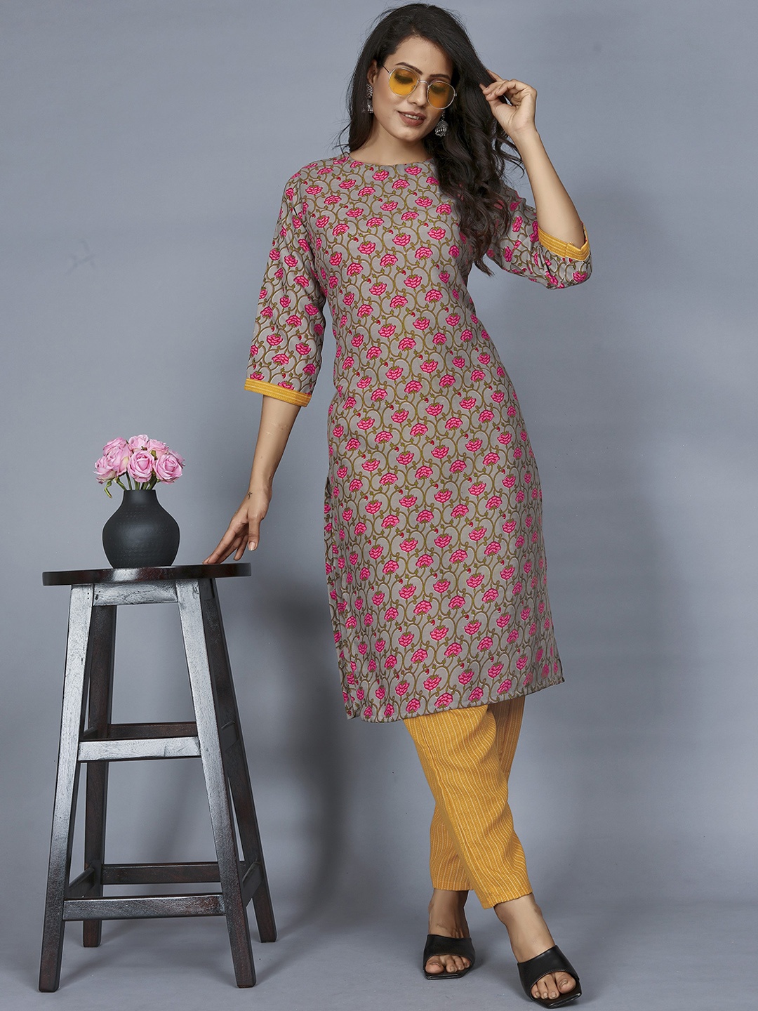 

DIVASTRI Floral Printed Regular Pure Cotton Kurta with Trousers, Pink