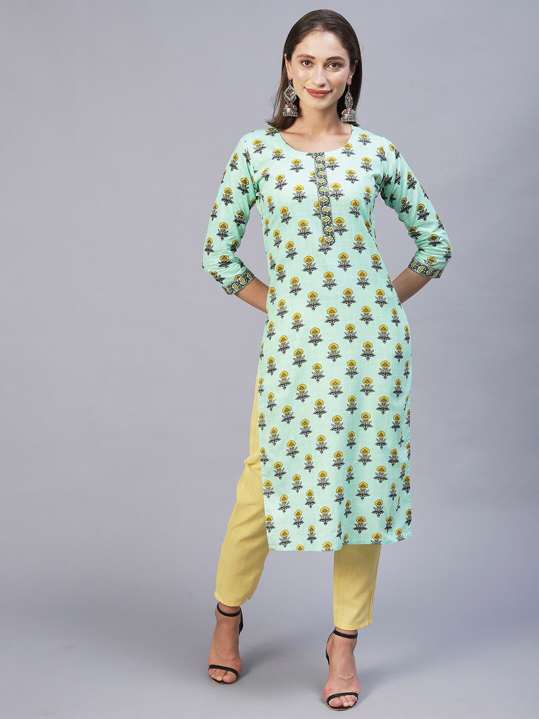 

DIVASTRI Floral Printed Pure Cotton Kurta With Trousers, Green