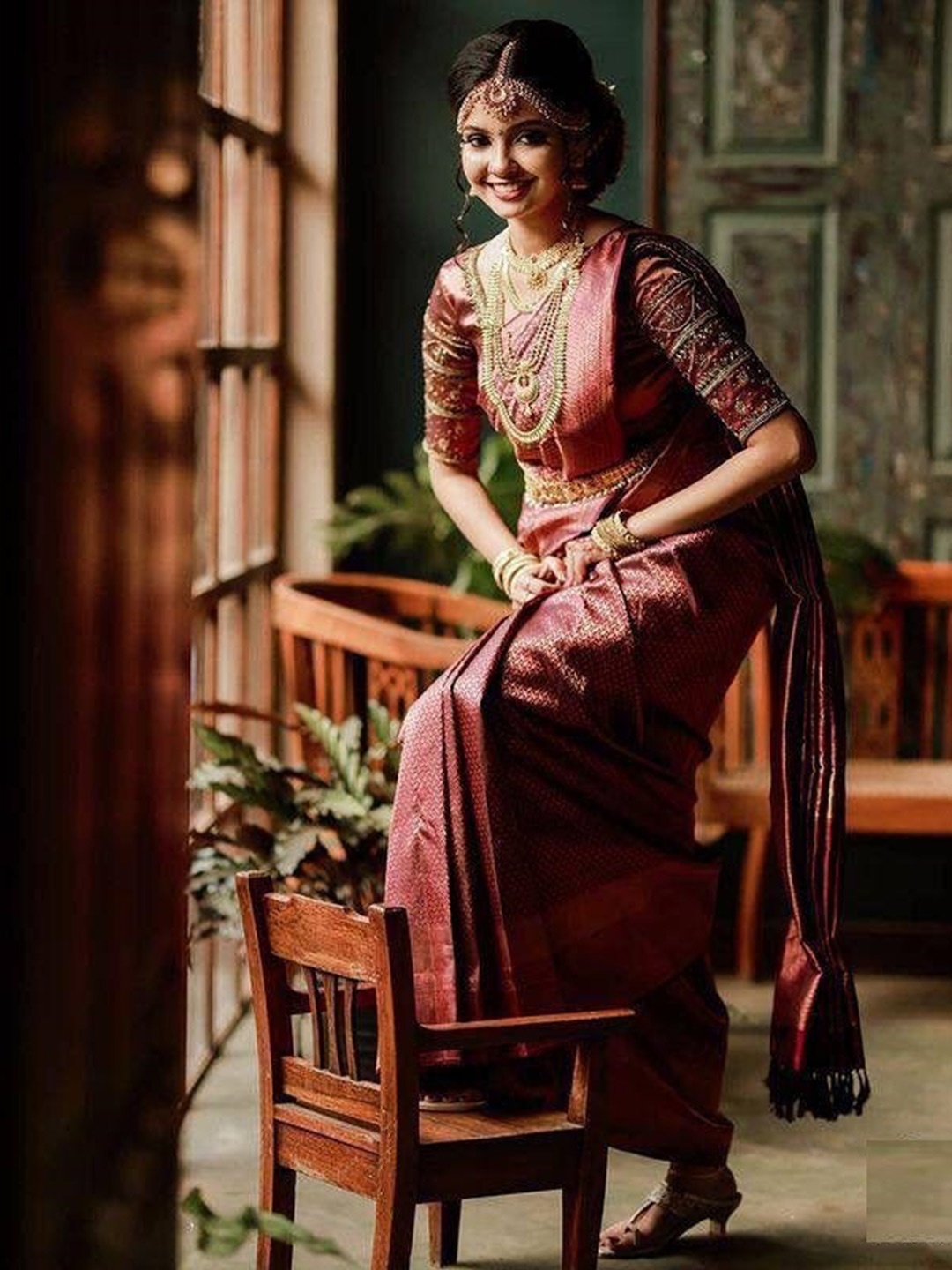 

bansari textiles Ethnic Motifs Woven Design Zari Kanjeevaram Saree, Maroon