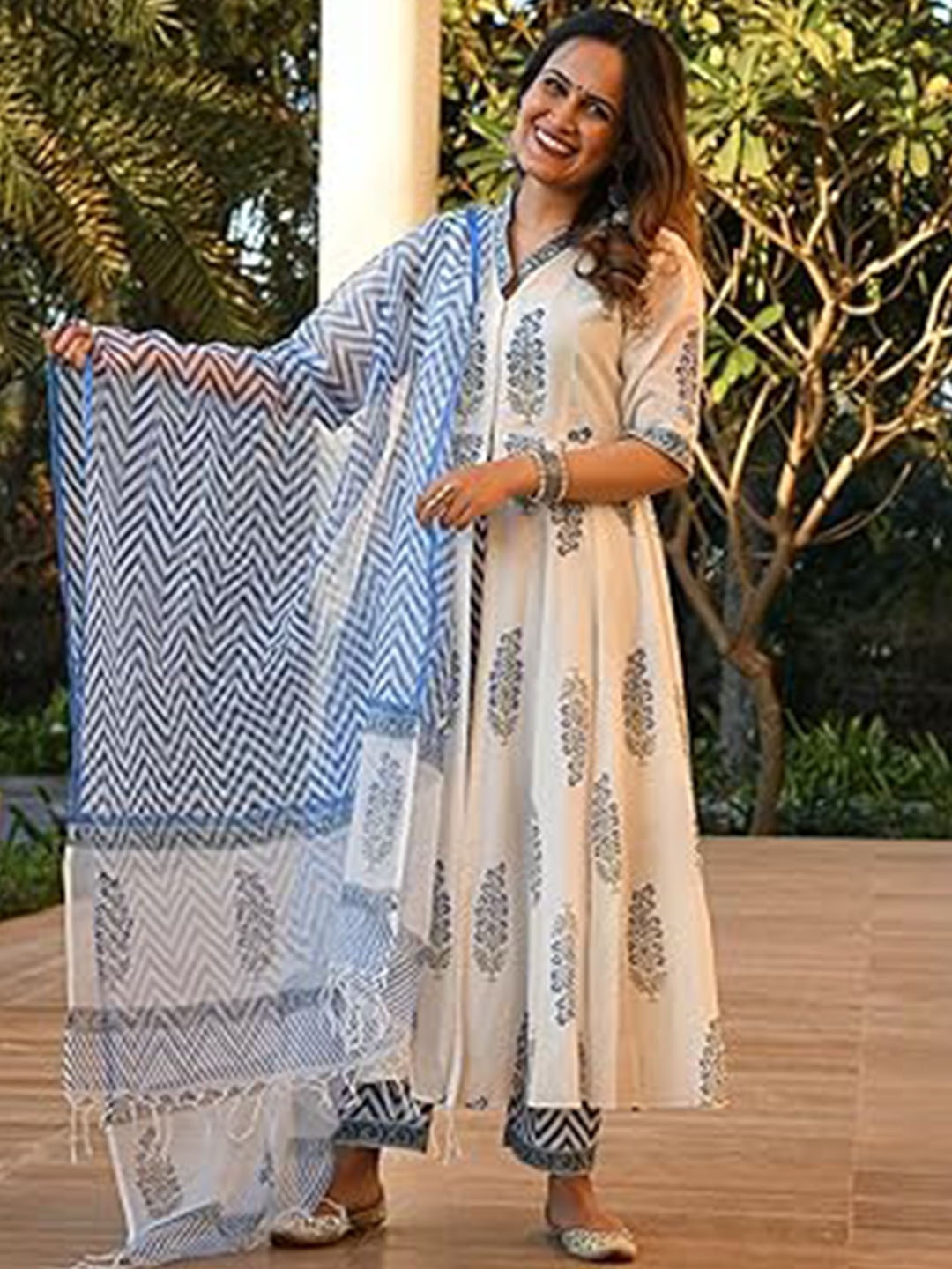 

Lookmark Floral Printed Kurta with Trousers With Dupatta, White