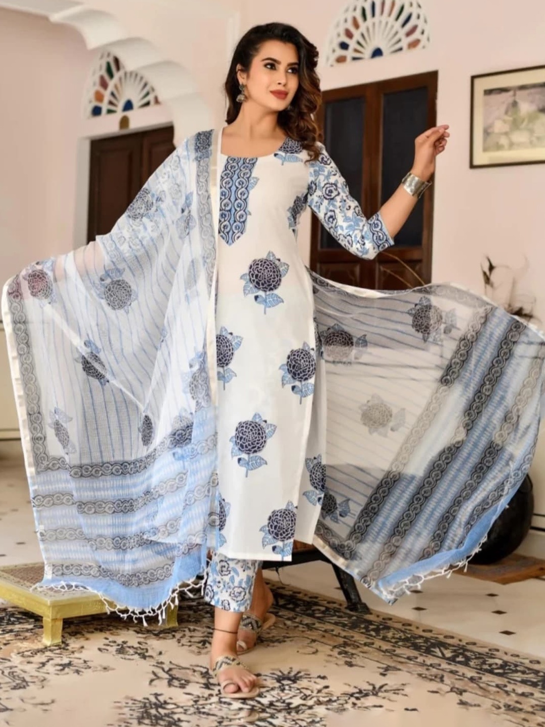 

Lookmark Floral Printed Kurta with Trousers With Dupatta, White