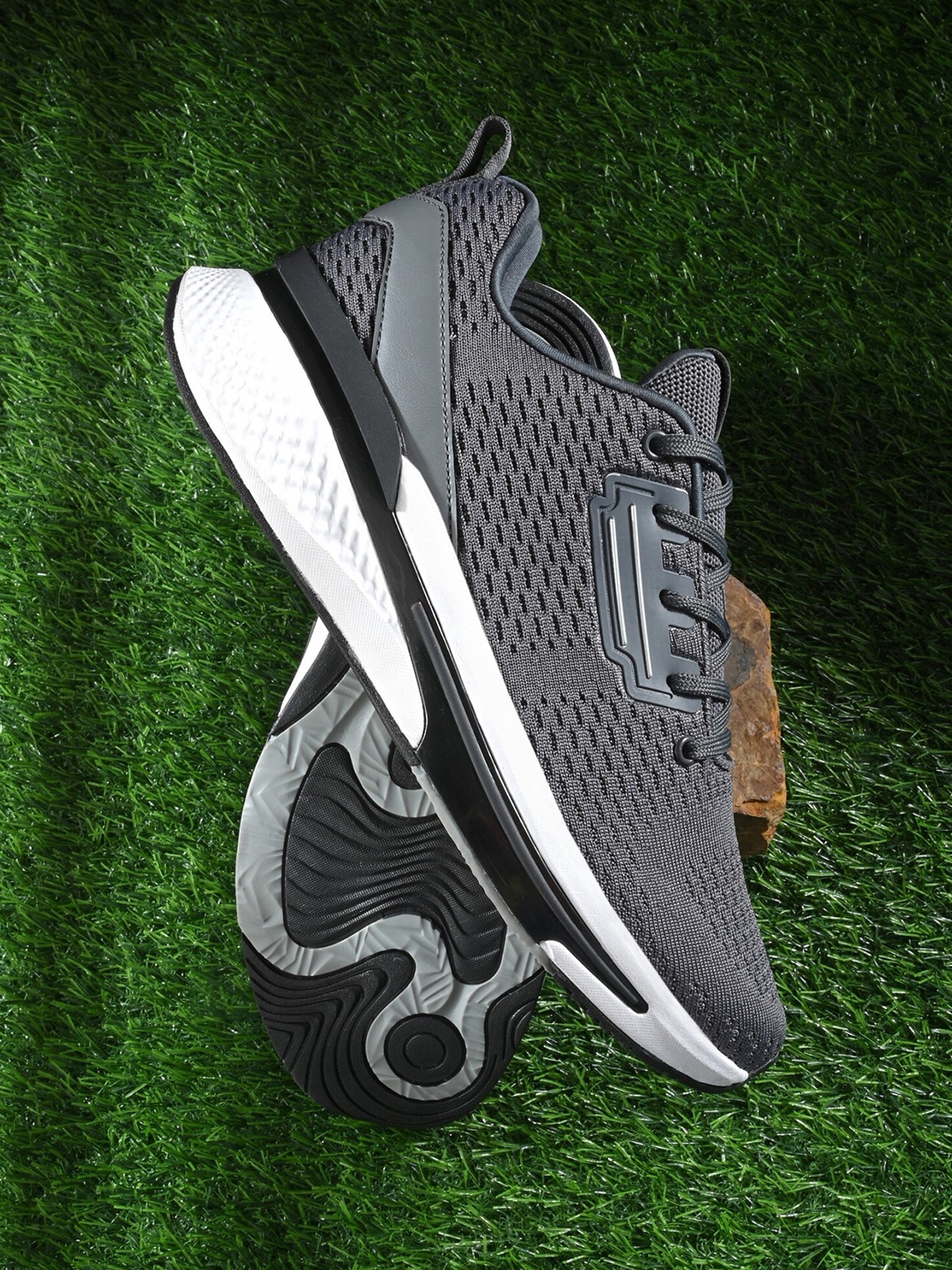 

HRX by Hrithik Roshan Men Grey Mesh Running Shoes