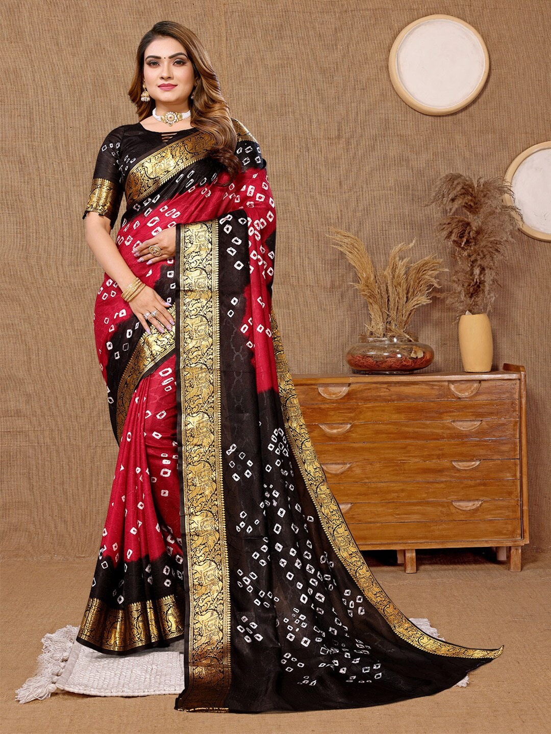 

Hema silk mills Bandhani Printed Saree, Red