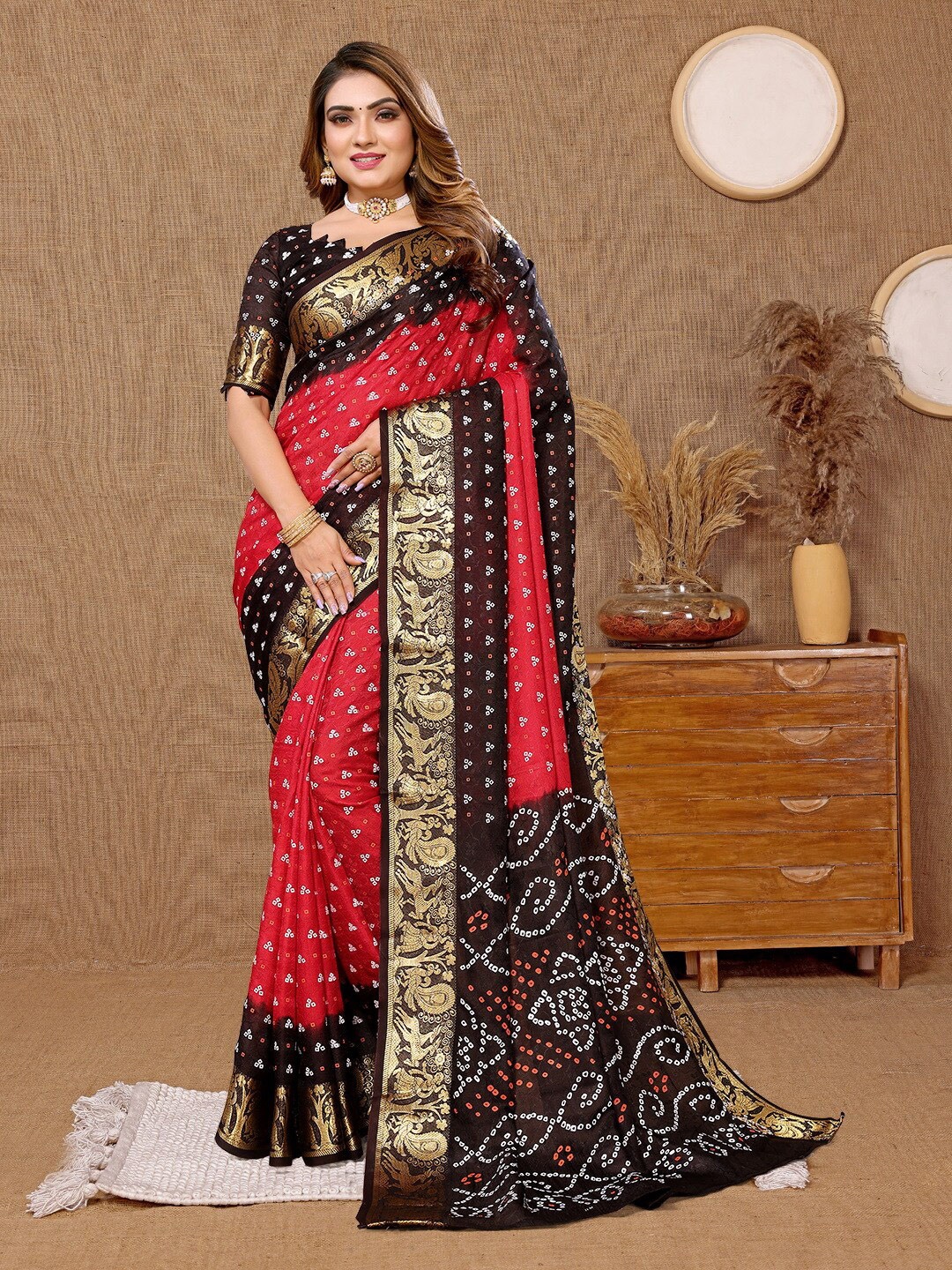

Hema silk mills Bandhani Printed Saree, Red