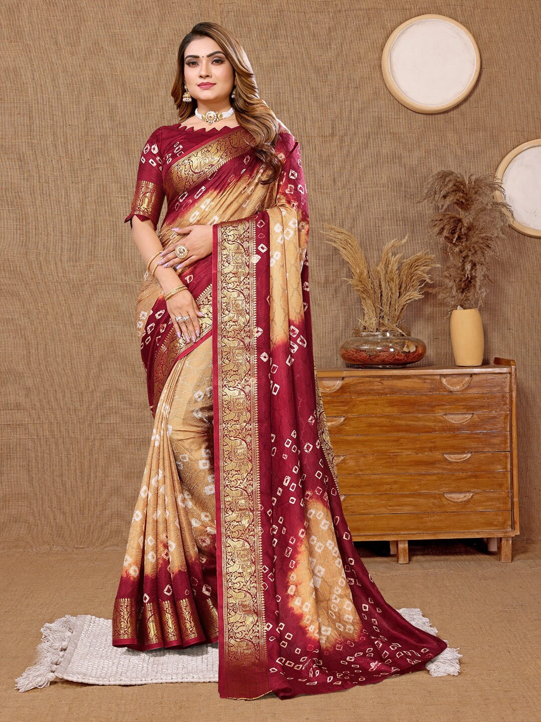 

Hema silk mills Bandhani Printed Saree, Cream