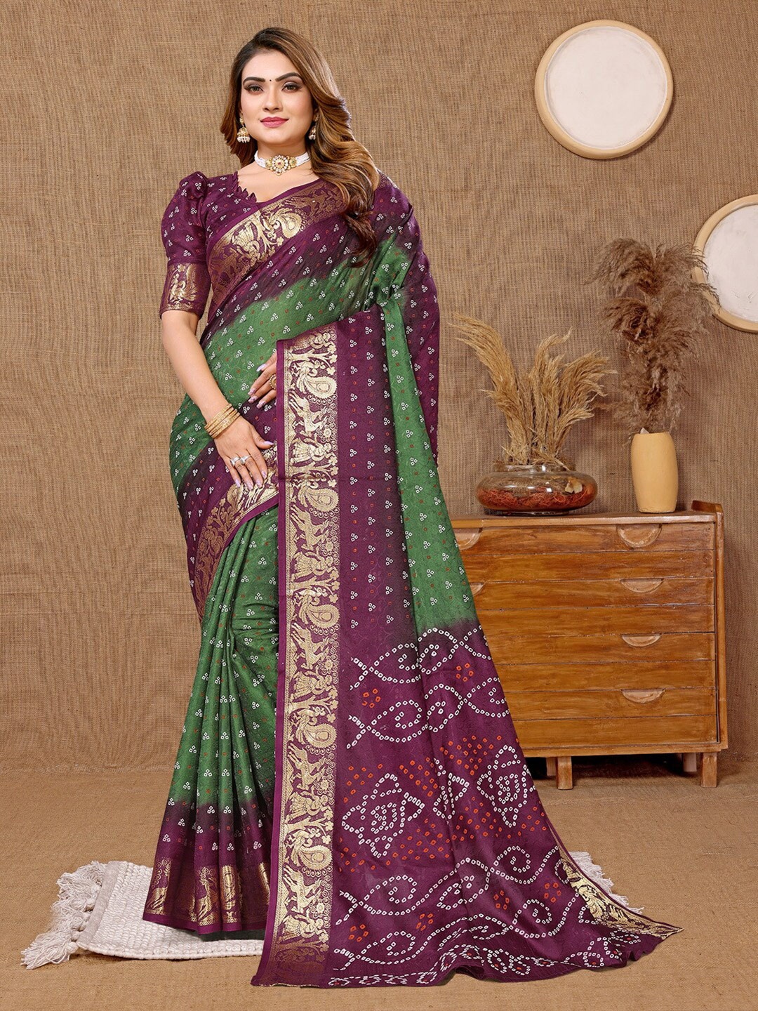

Hema silk mills Bandhani Printed Saree, Green