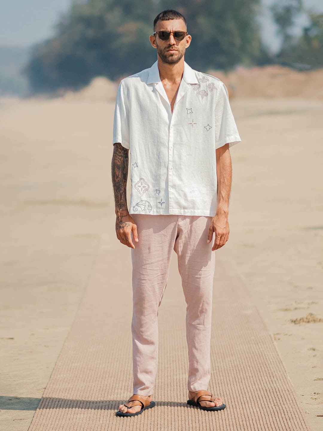 

RARE RABBIT Men Monobo Regular Fit Abstract Shirt, White