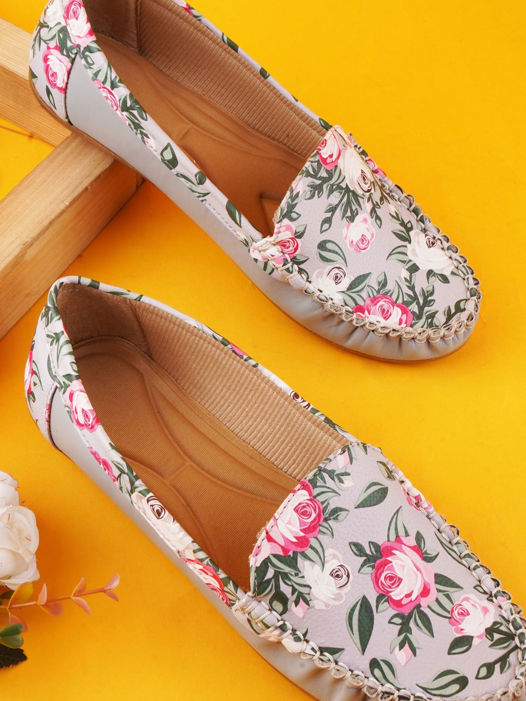 

PERY PAO Women Printed Comfort Insole Round Toe Loafers, Grey