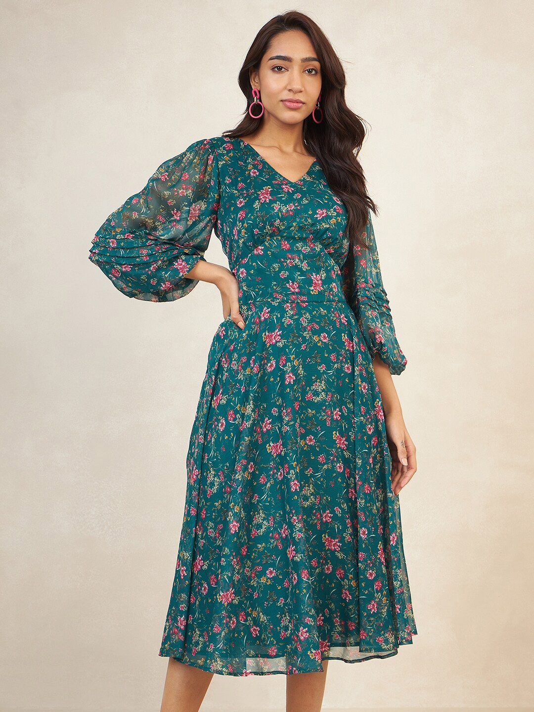 

Femella Floral Printed Puffed Sleeves Chiffon Fit & Flare Midi Dress, Green