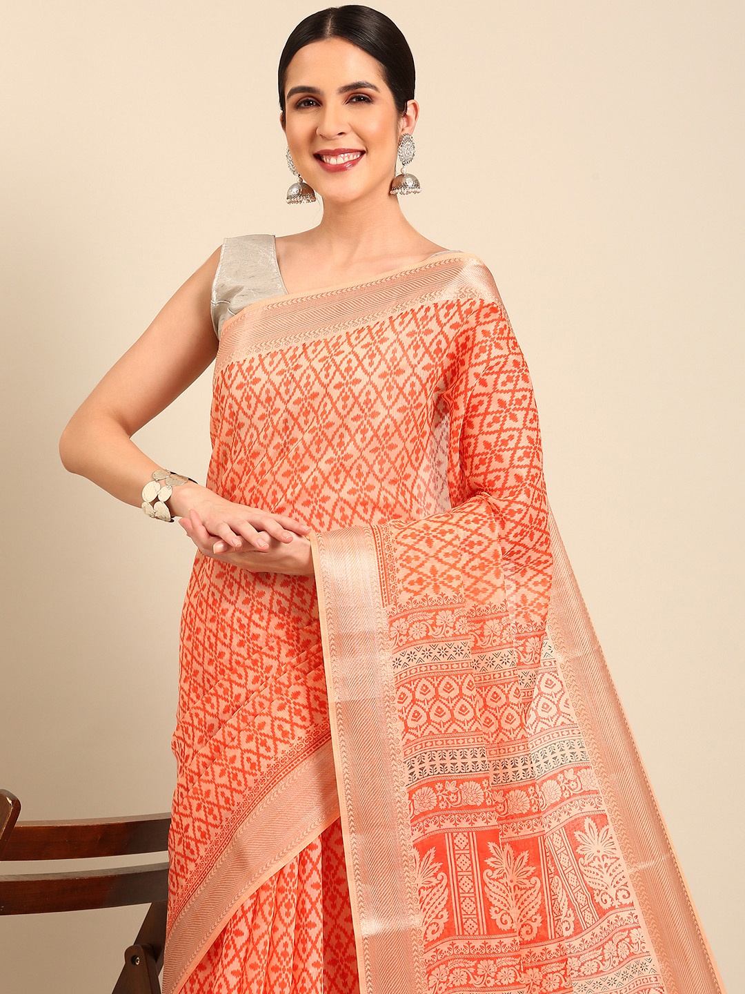 

SHANVIKA Geometric Printed Zari Saree, Peach