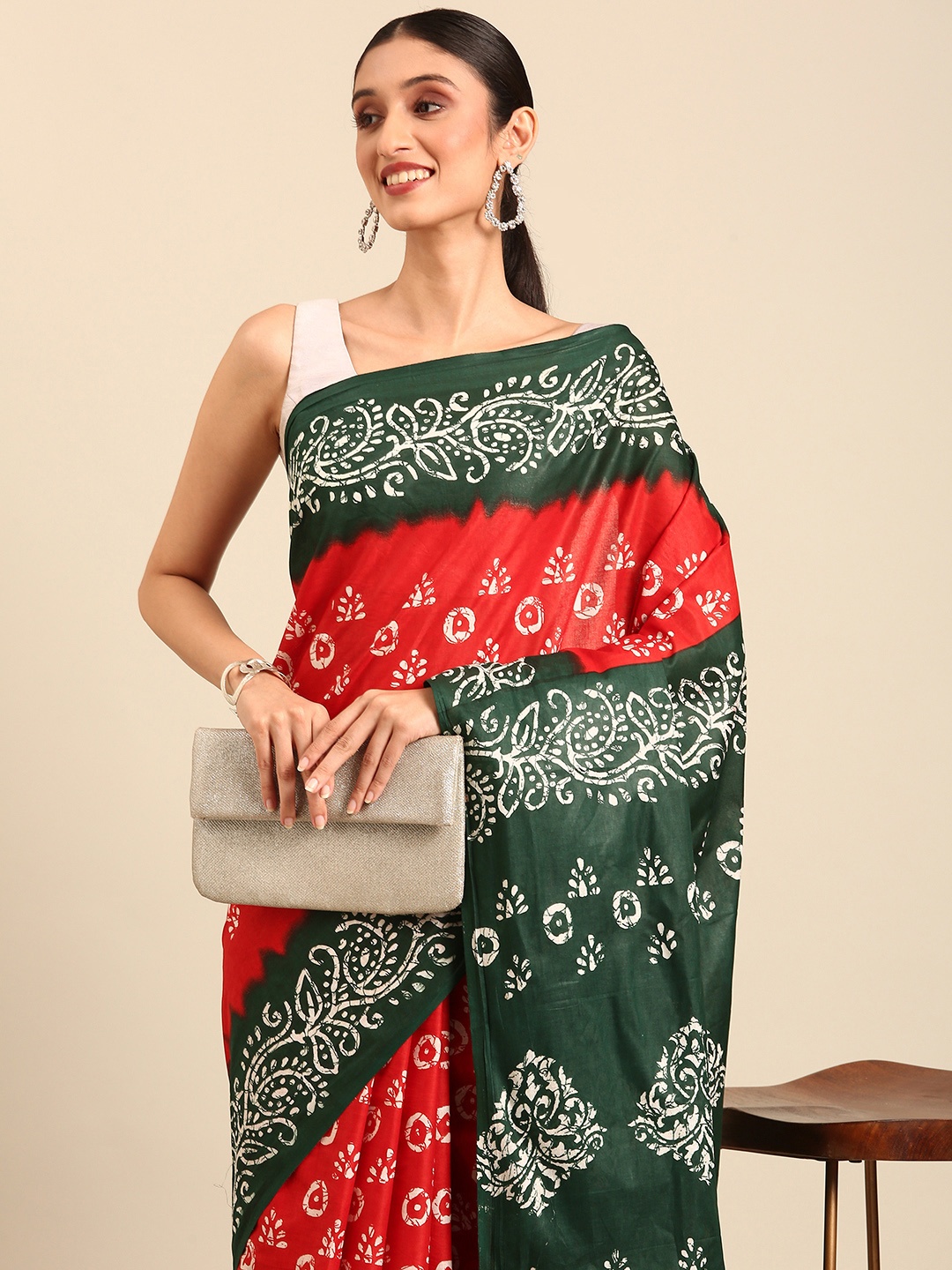 

SHANVIKA Batik Printed Pure Cotton Saree, Red
